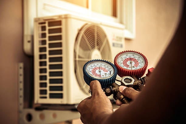Professional Hvac Installation technician working in Elizabeth, CO